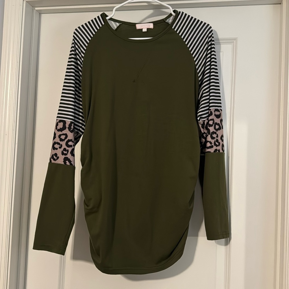 Maternity t shirt